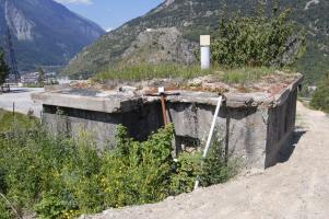 Ligne Maginot - RIEUX ROUX 2 - TUNNEL FERROVIAIRE - (Blockhaus pour arme infanterie) - Côté gauche - créneau FM et avancée de latrine