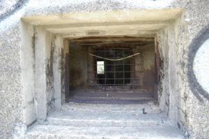 Ligne Maginot - RIEUX ROUX 2 - TUNNEL FERROVIAIRE - (Blockhaus pour arme infanterie) - Trémie type 4 pour canon AC 47mm mle 1934