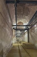 Ligne Maginot - GALGENBERG - A15 - (Ouvrage d'artillerie) - Magasin M1
Couloir principal du magasin à munitions principal de l'ouvrage avec son système de palans pour la manipulation des casiers à munitions