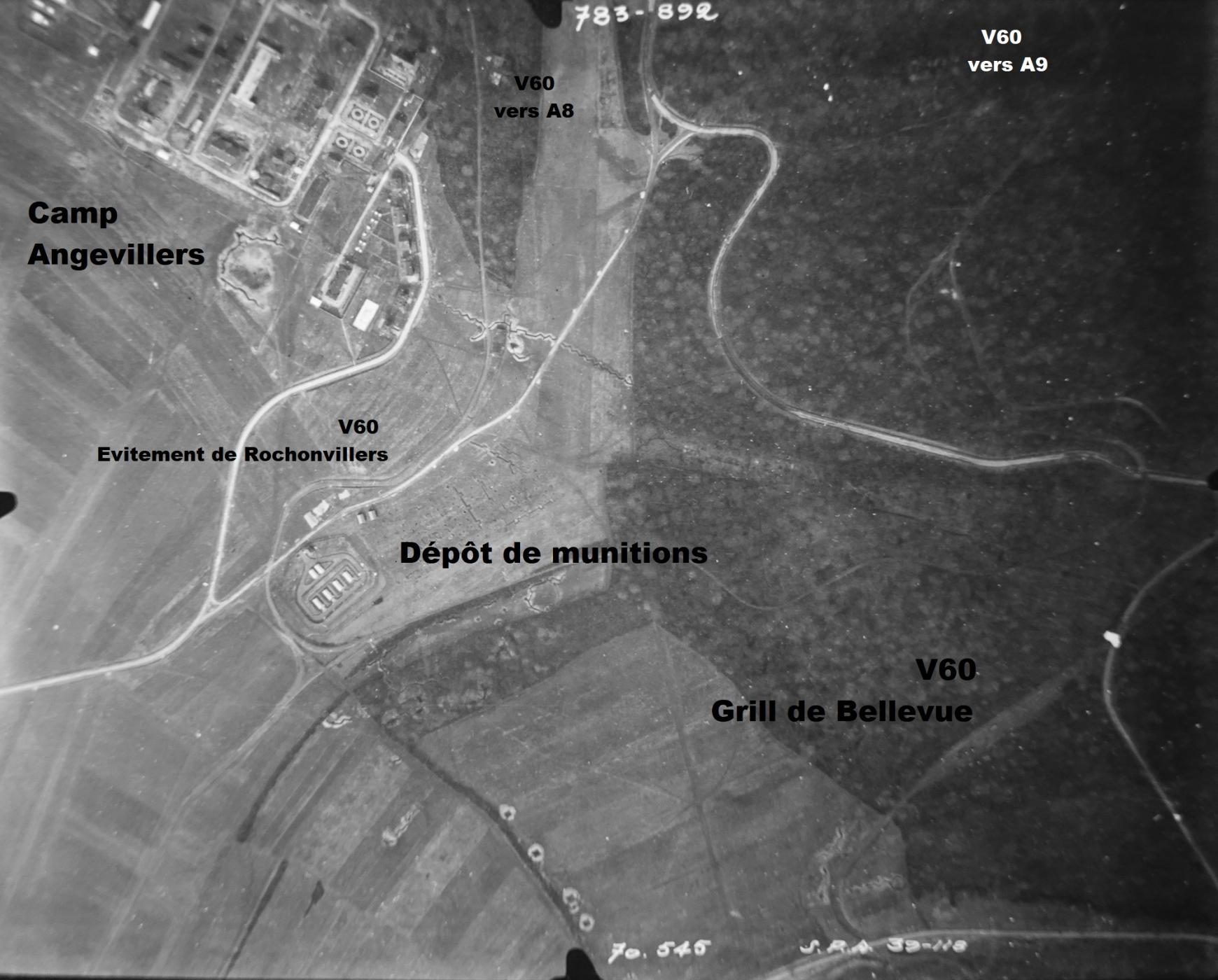 Ligne Maginot - ANGEVILLERS - (Dépôt de Munitions) - Vue aérienne du 11 mars 1940.
Sont bien visibles : le camp d'Angevillers, le dépôt de munitions et la voie de 60 qui serpente dans la forêt et se dirige vers les ouvrages A8 et A9