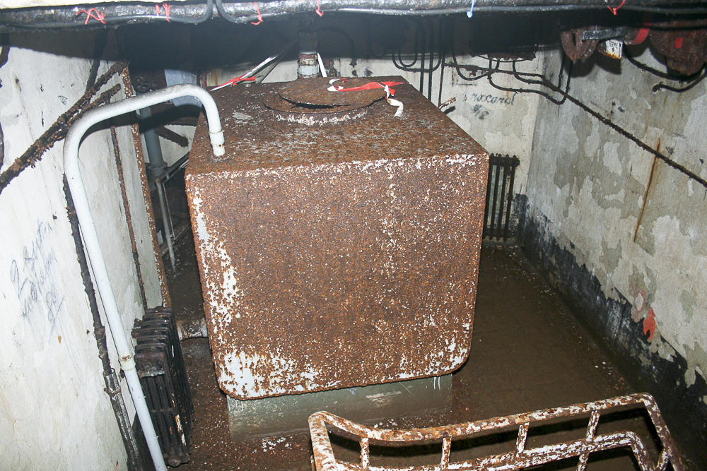 Ligne Maginot - GALGENBERG - A15 - (Ouvrage d'artillerie) - Bloc 1
Citerne à l'étage intermédiaire