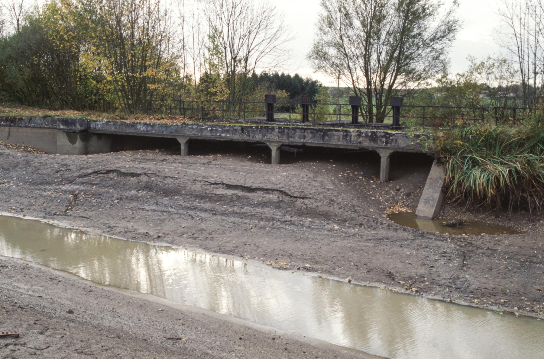 Ligne Maginot - DIGUE DE SARRALBE (VANNES DE VIDANGE) - (Inondation défensive) - Face canal