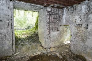 Ligne Maginot - DB317 - BOIS DE BEUVEILLE  OUEST 2 - (Blockhaus pour canon) - Le qualité du béton laisse penser