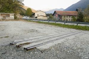 Ligne Maginot - VERSOYEN (BARRAGE RAPIDE) - (Blockhaus pour canon) - Restes des rails pour la barrière