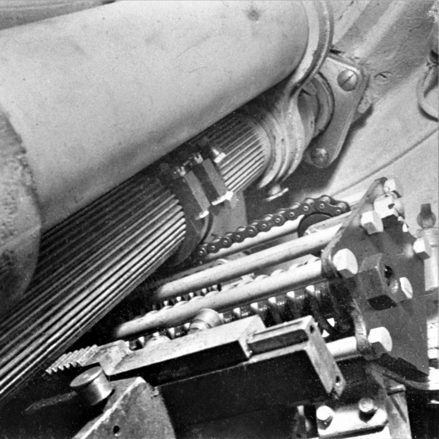Ligne Maginot - HACKENBERG - A19 - (Ouvrage d'artillerie) - Bloc 10 - la tourelle de mortiers de 81 mm
Étage supérieur, Detail du mécanisme de réglage de la portée agissant sur les évents des tubes de détente