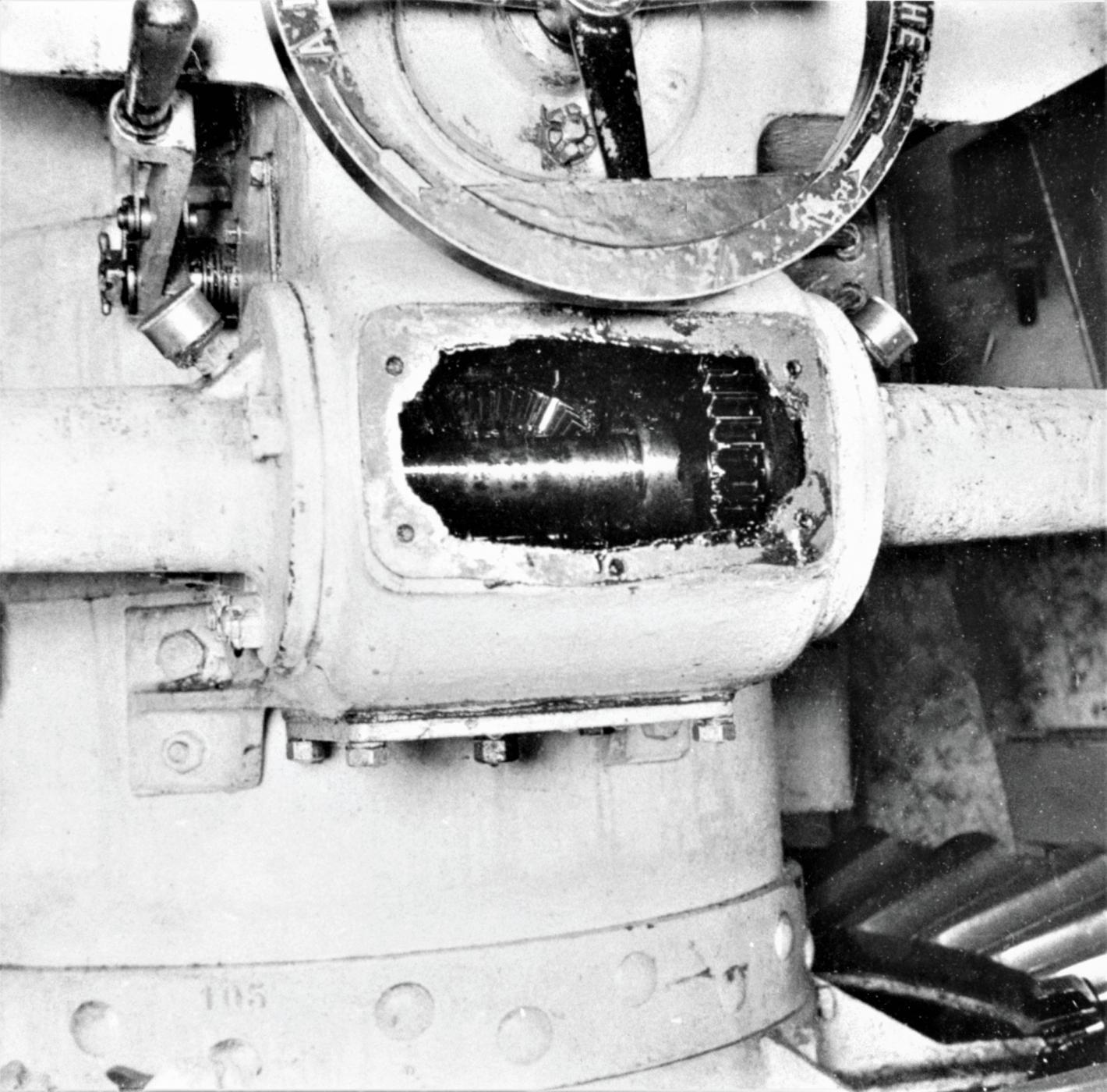 Ligne Maginot - Tourelle modèle 1932 pour deux mortiers de 81 mm - Hackenberg bloc 10
Pignon de renvoi et boite de sélection pour le pointage latéral
