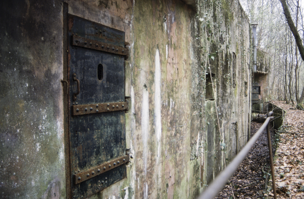 Ligne Maginot - MONT DES WELCHES - X25 - (Abri) - Entrée gauche de l'abri et fossé diamant