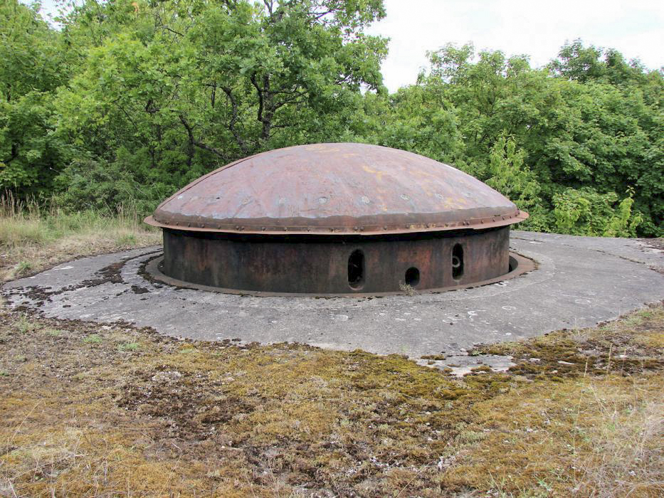 Ligne Maginot - Ouvrage d'artillerie de METRICH - Bloc 8
Tourelle de 75-33.