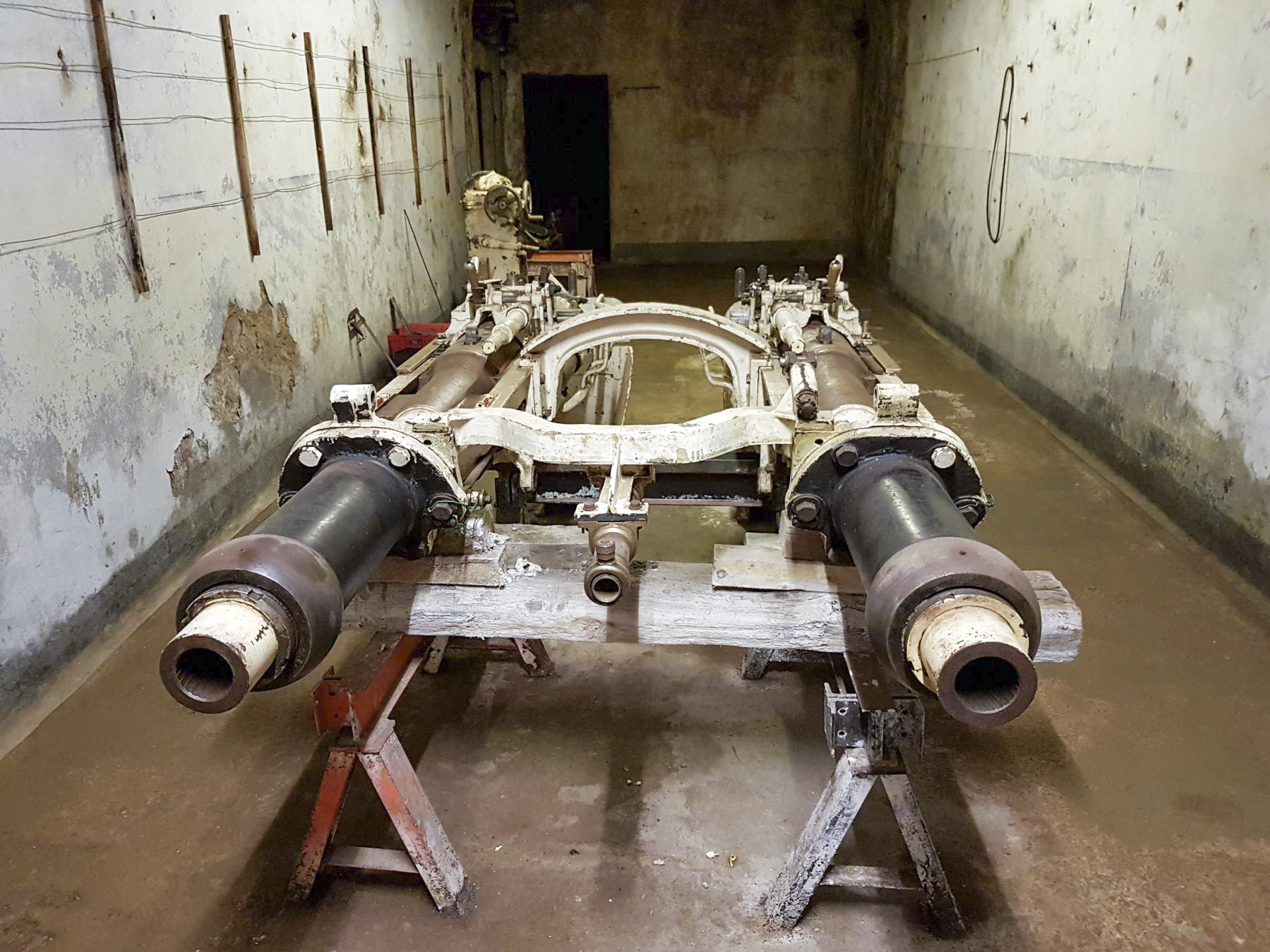 Ligne Maginot - Canon-obusier de 75 mm modèle 1933 (75 33) - Jumelage de pièces de 75 mle 33
Vue de face 