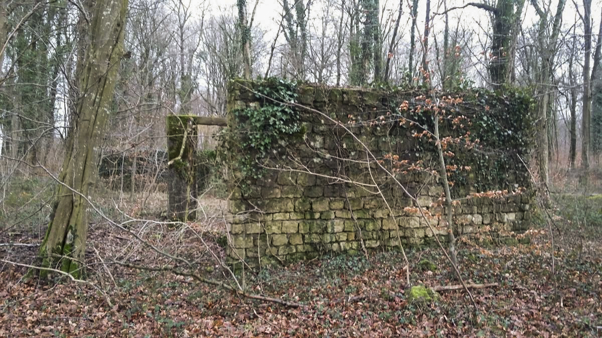 Ligne Maginot - BOURENE - (Casernement) - Ruine du casernement