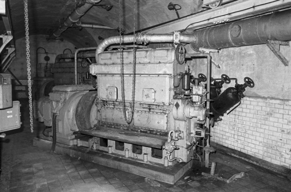 Ligne Maginot - CAP MARTIN - (Ouvrage d'artillerie) - L'usine électrique
Groupes électrogènes à moteurs Renault