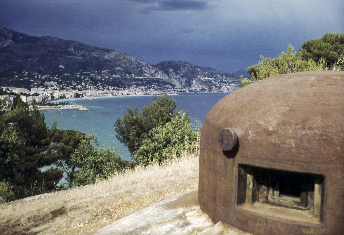 Ligne Maginot - CAP MARTIN - (Ouvrage d'artillerie) - Bloc 1
Vue sur Menton