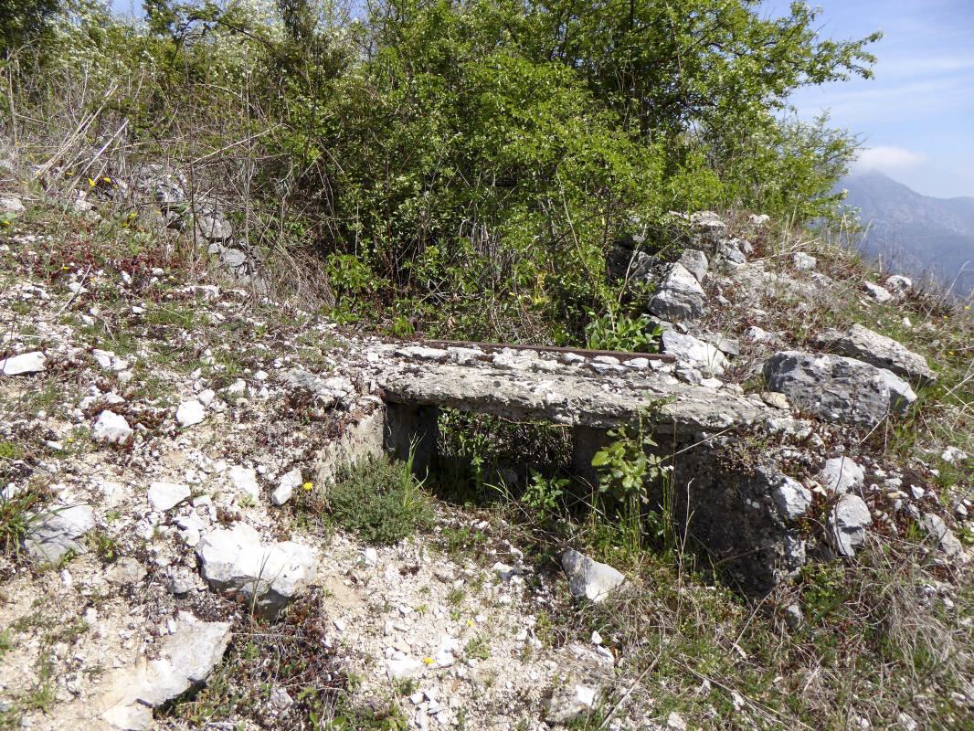 Ligne Maginot - CASTILLON Sud 1 (Cuve pour arme d'infanterie) - Créneau ouest