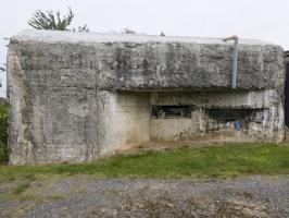Ligne Maginot - CIMETIERE D'ELESMES - (Blockhaus lourd type STG / STG-FCR - Double) - Un des deux flanquements avec un créneau de 25 AC et un pour mitrailleuse Hotchkis