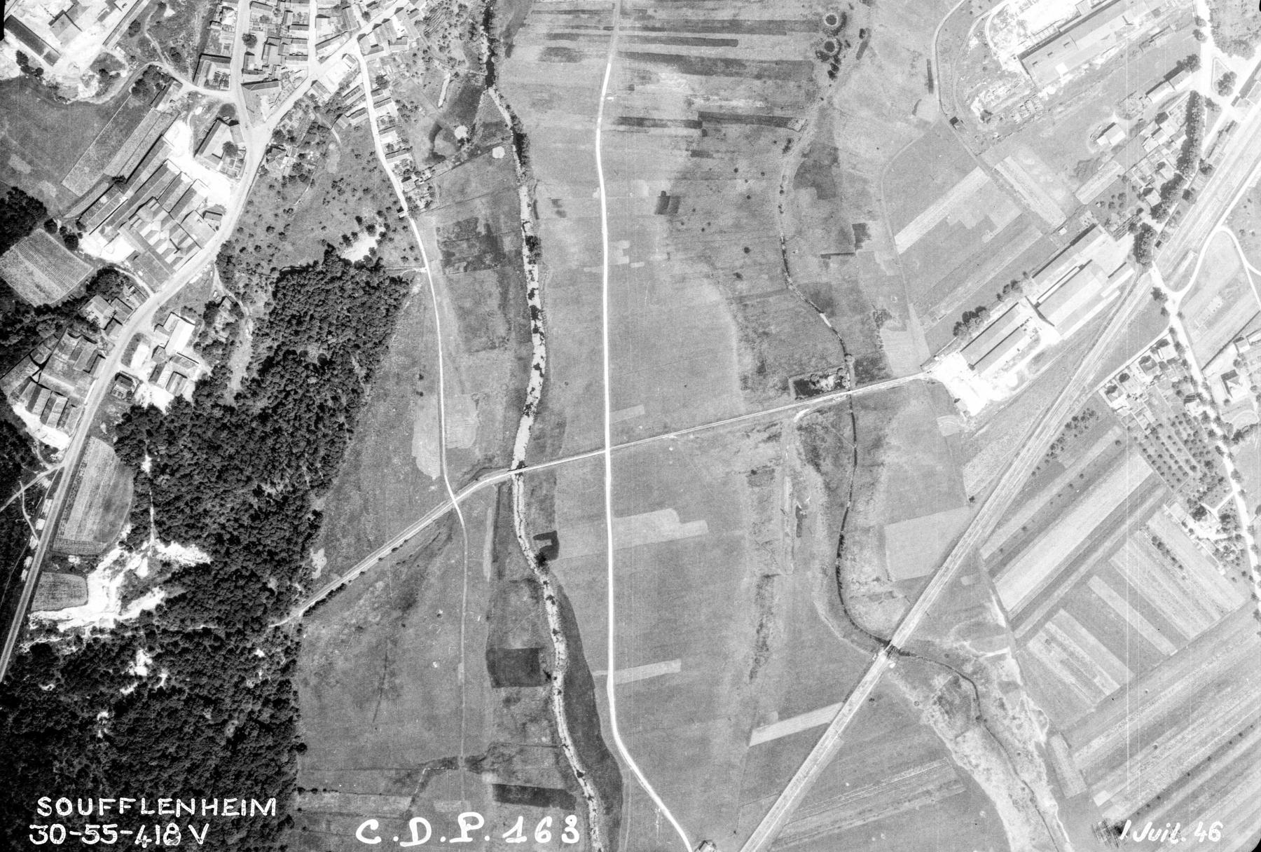 Ligne Maginot - VF60 - BALLASTIèRE DE SOUFFLENHEIM - (RESEAU - Voie 60 - Antenne ou rocade ferroviaire) - Photo aérienne 1946, extrait