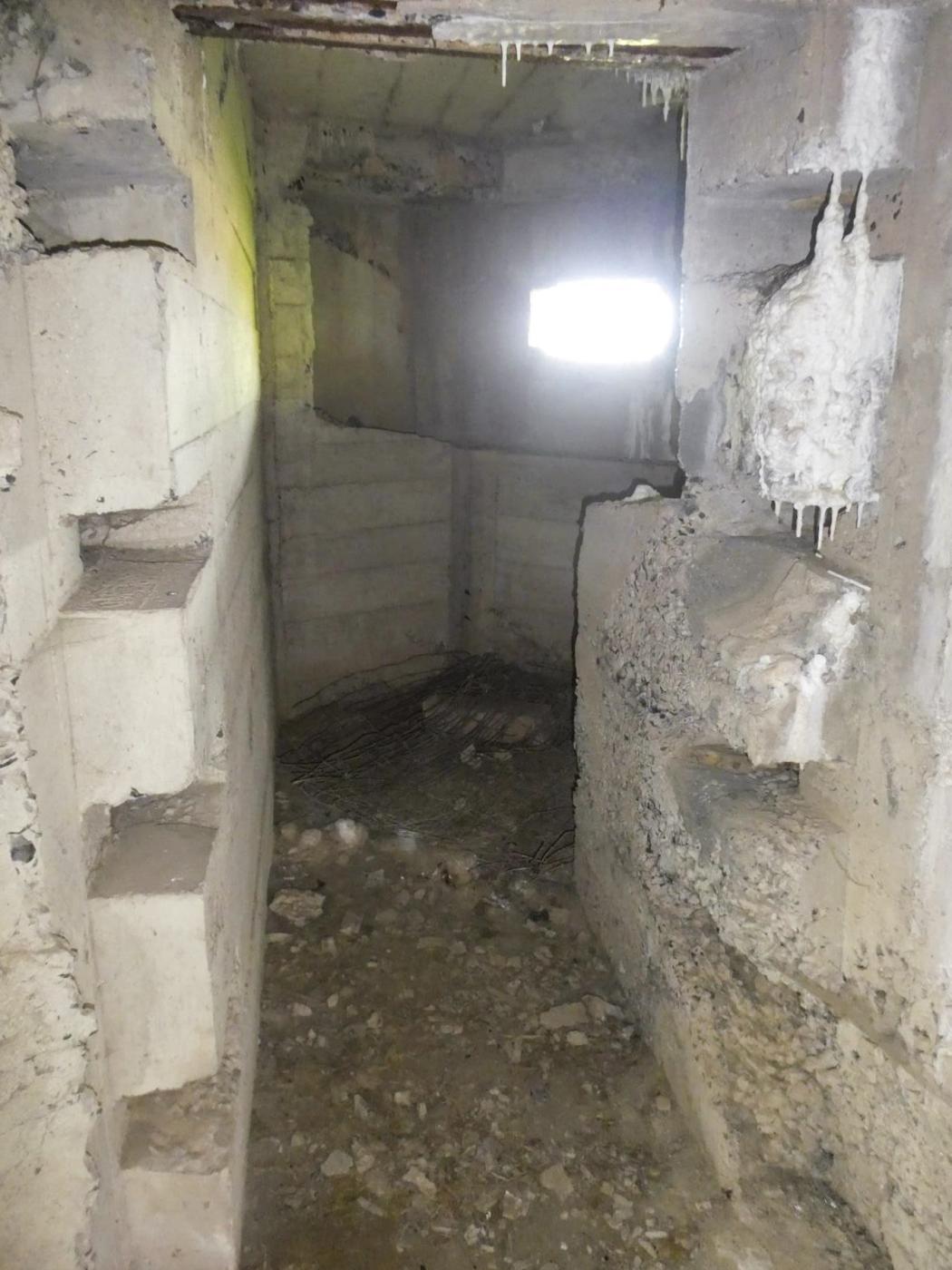 Ligne Maginot - A58 - JENLAIN OUEST - (Blockhaus lourd type STG / STG-FCR - Double) - Vers le créneau d'observation