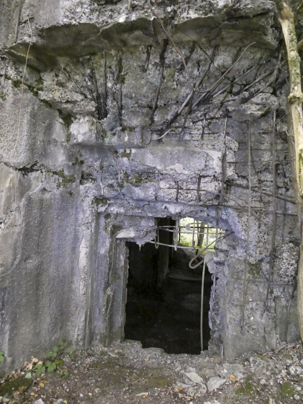 Ligne Maginot - FORT DE MAULDE OUEST - (Casemate d'artillerie) - Une embrasure pour canon de 75 mm
