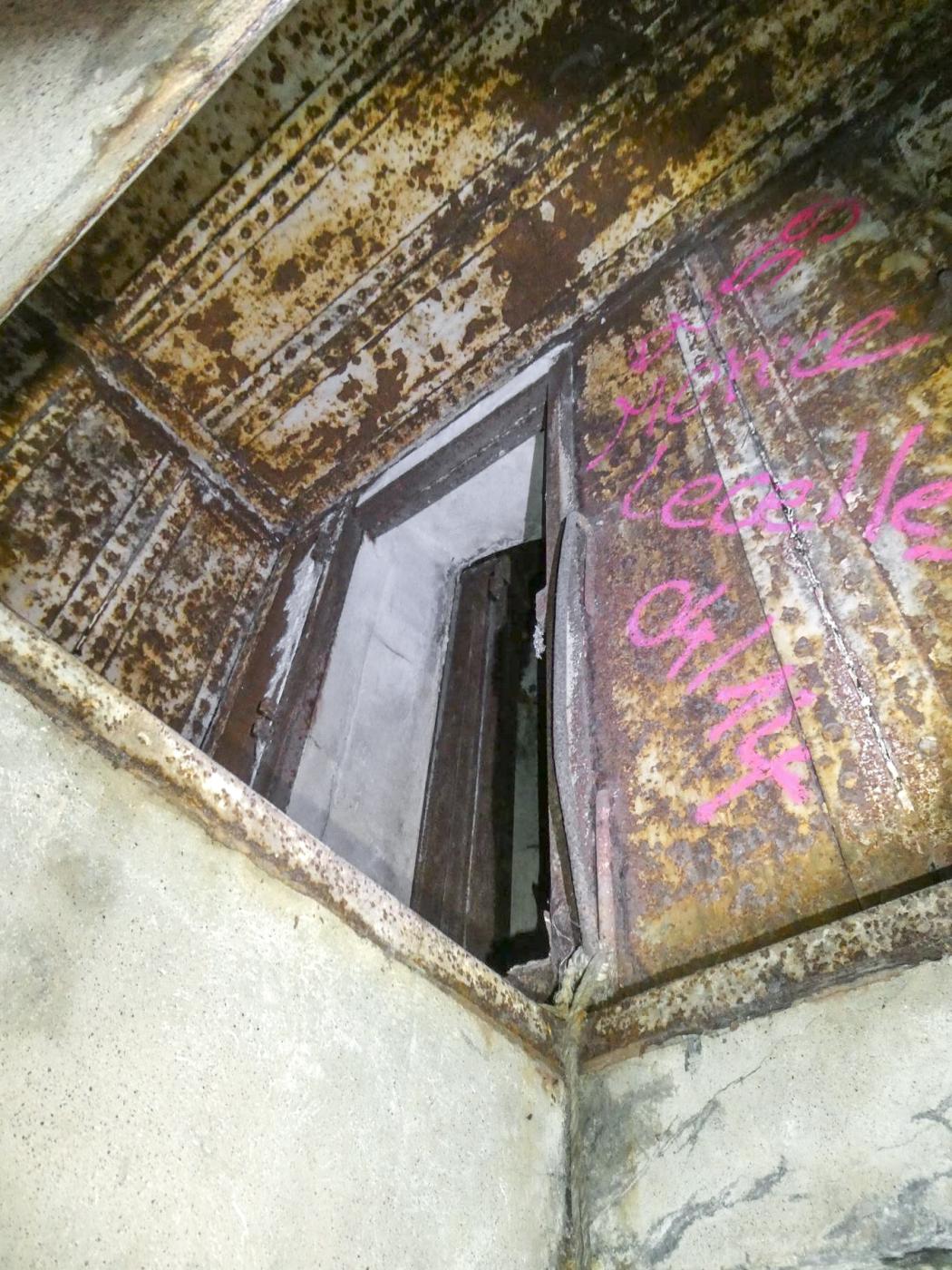 Ligne Maginot - FORT DE MAULDE - (Observatoire d'artillerie) - Accès au troisième niveau donnant sur une des deux cloches