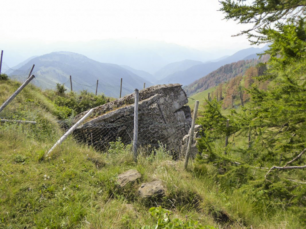 Ligne Maginot - PLAN CAVAL 5 - (Blockhaus pour arme infanterie) - Le blockhaus est construit sur l'un des puits de service de l'ouvrage de Plan Caval