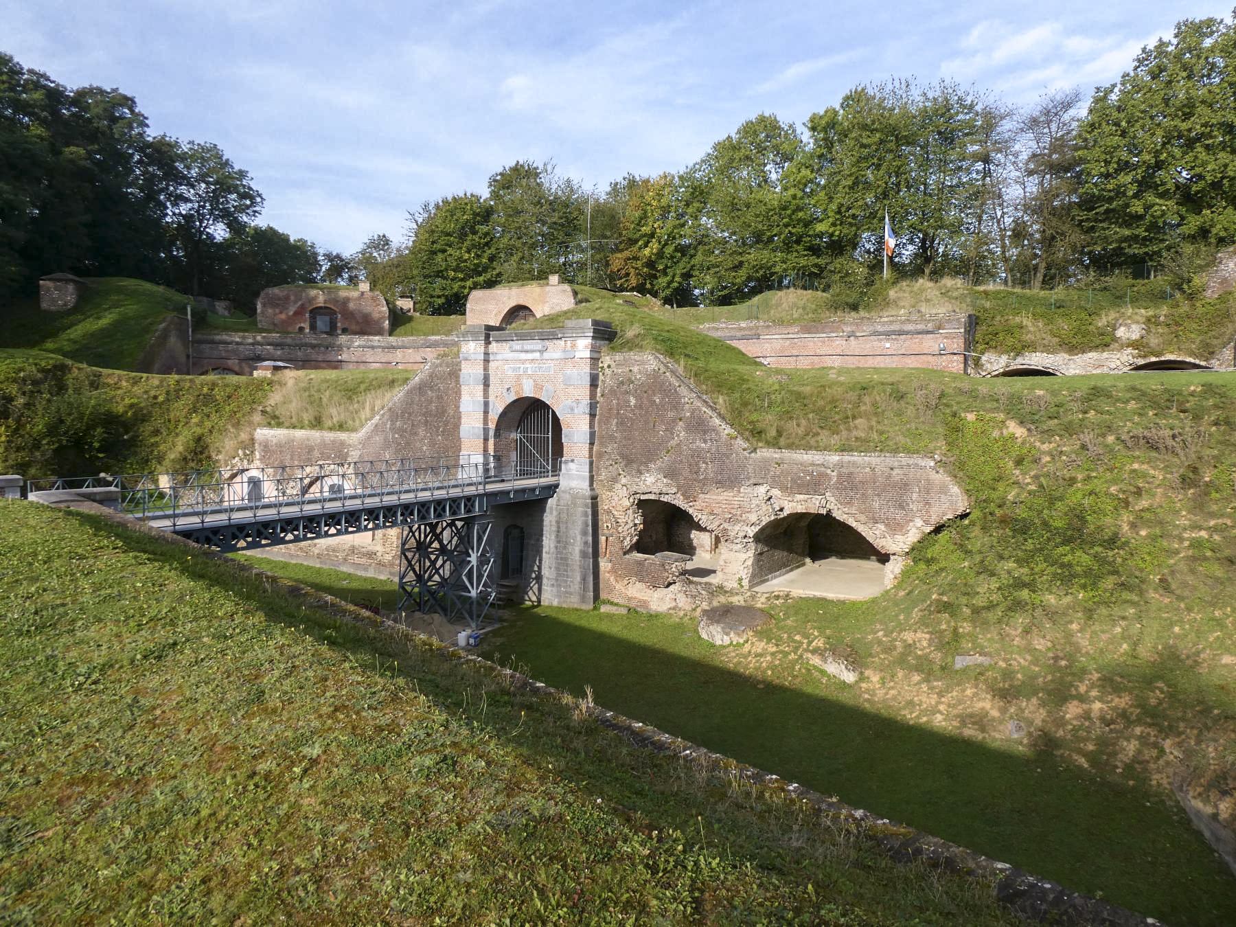 Ligne Maginot - FORT DE LEVEAU (I / 87°RIF - PC DE GUERRE) - (PC de Quartier) - La porte d'entrée