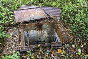 Ligne Maginot - 15L - (Chambre de coupure) - Une cabane pour des jeunes du coin.