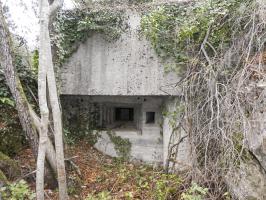 Ligne Maginot - O16 - SAINT OUEN SUD - (Casemate d'infanterie - Simple) - Le petit créneau à côté de celui pour mitrailleuse est un créneau d'observation