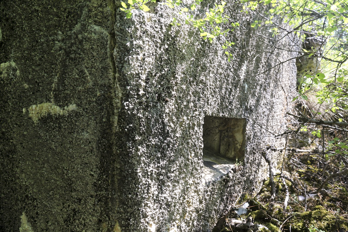 Ligne Maginot - LA PORTE 5 - (Blockhaus pour arme infanterie) - Créneau sud