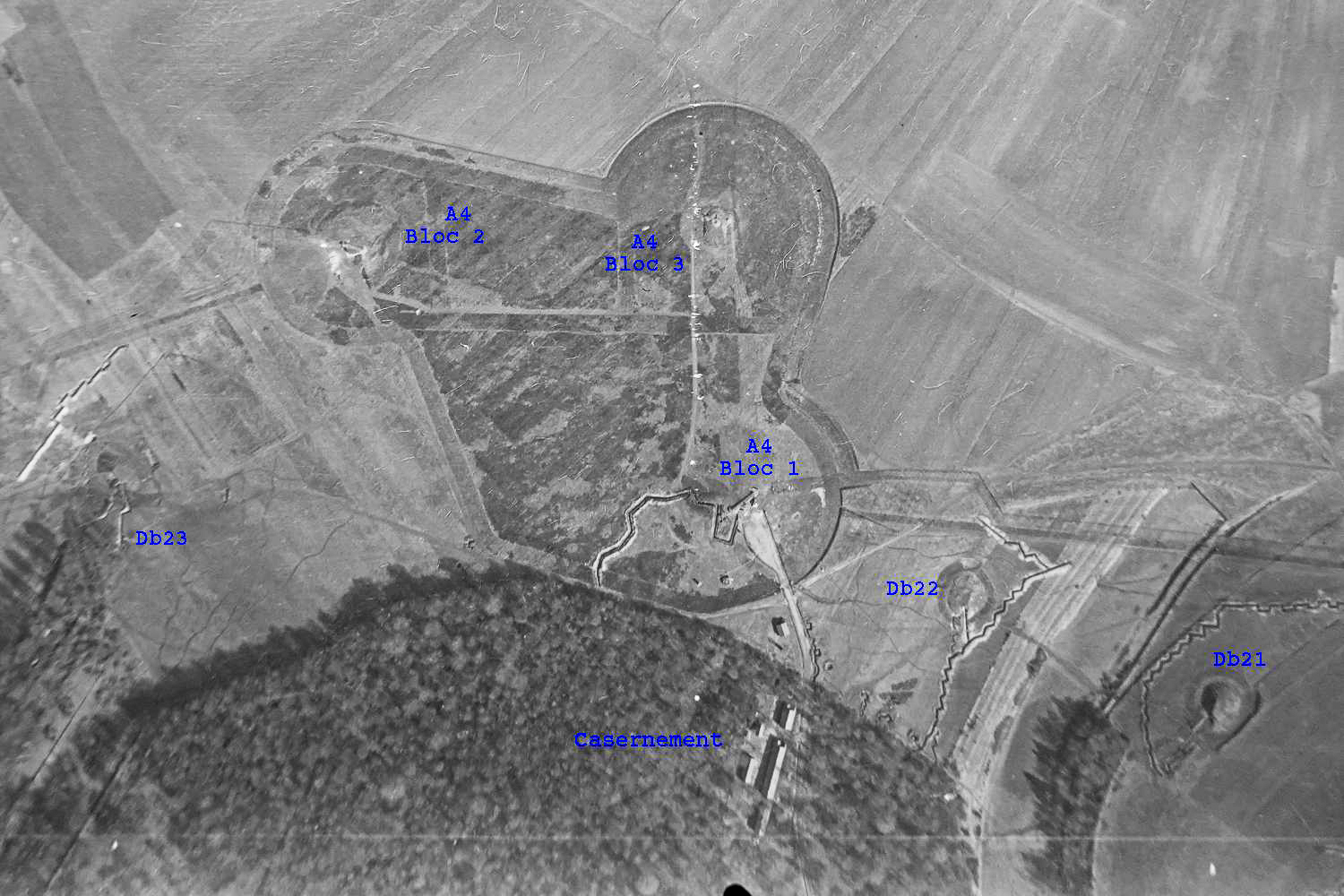 Ligne Maginot - MAUVAIS BOIS - A4 - (Ouvrage d'infanterie) - Vue aérienne
Mission du 12 mars 1940 - FA27 Alt 2000