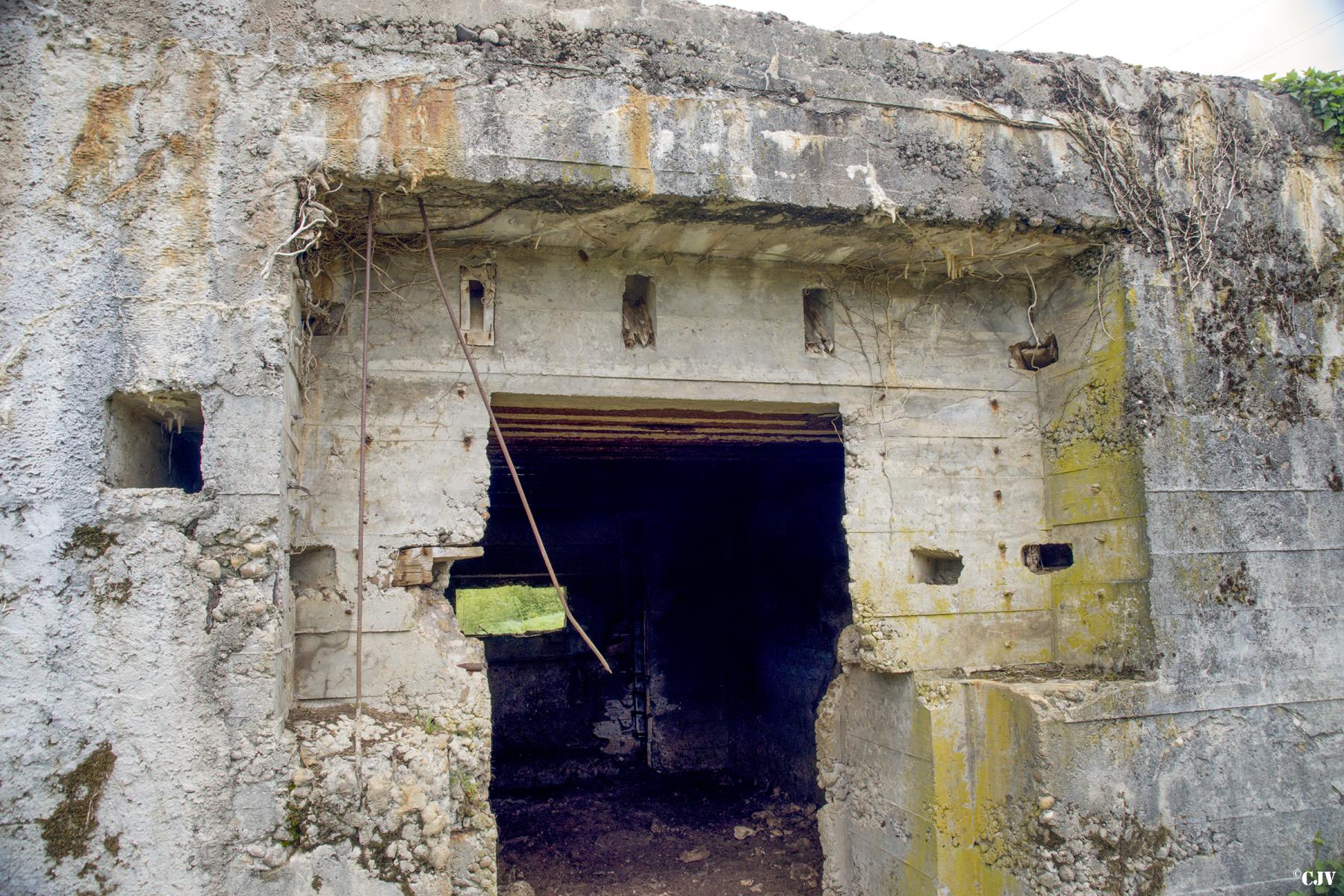 Ligne Maginot - DB241 - (Blockhaus pour canon) - Détail de l'entrée