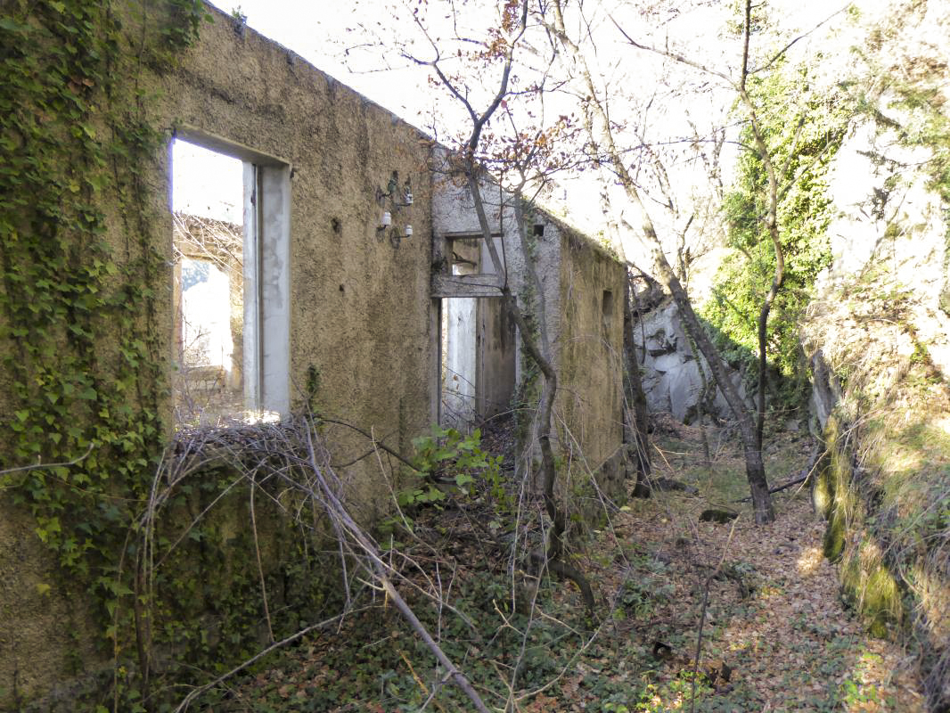 Ligne Maginot - AGAISEN - (Casernement) - Arrière du bâtiment