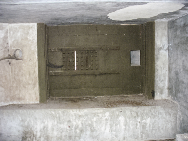 Ligne Maginot - E6 - TOURNEFORT (Casemate d'infanterie) - Créneau du canon anti-char