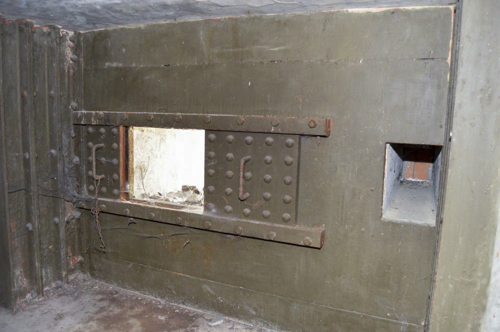 Ligne Maginot - E6 - TOURNEFORT (Casemate d'infanterie) - Créneau du AC 25