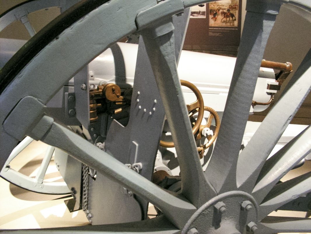 Ligne Maginot - Matériel de 75 mle 1897 -   Musée de l'Armée (Paris - Invalides)