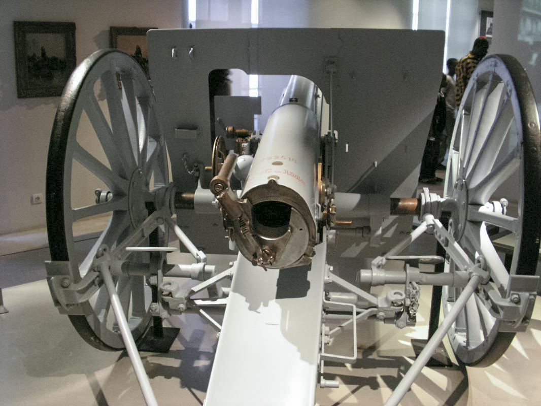 Ligne Maginot - Matériel de 75 mle 1897 - Musée de l'Armée (Paris - Invalides)