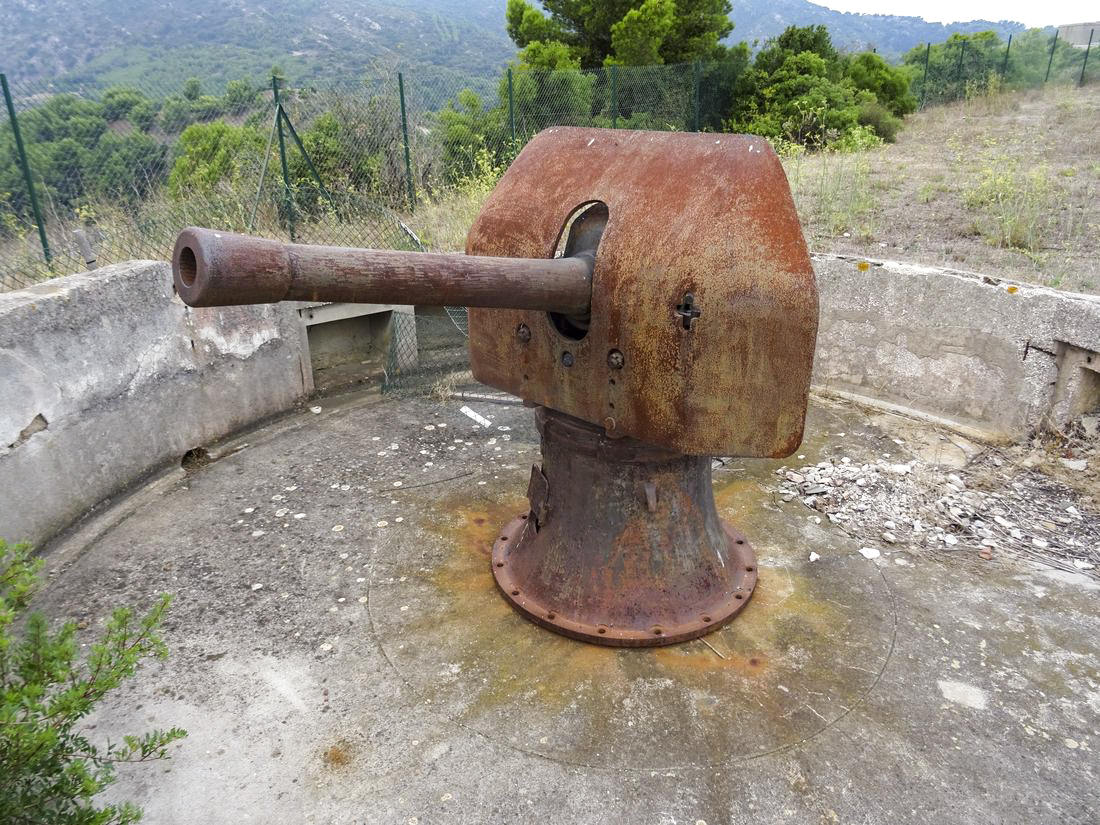 Ligne Maginot - Canon de 95mm Mle 1888 sur affut G de Côte - Photos en situation 'côte'
Pièce exposée à la batterie de Peyras