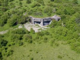 Ligne Maginot - COUME ANNEXE SUD - A32 - (Ouvrage d'infanterie) - Bloc 3
Vue générale du bloc avec les créneaux FM, embrasures des mortiers de 81mm et cloches GFM.