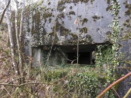 Ligne Maginot - BB376 - (Blockhaus pour canon) - Le créneau pour canon anti-char. La trémie n'est pas installée.