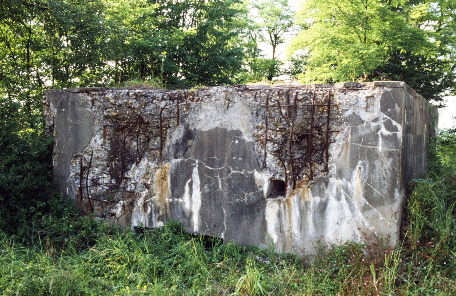 Ligne Maginot - BB33B - JEANNE YVONNE - (Blockhaus pour canon) - L'entrée du matériel