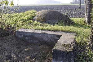 Ligne Maginot - RICHTOLSHEIM 7 - (Blockhaus pour arme infanterie) - Vue de l'entrée et son mur de protection comblé