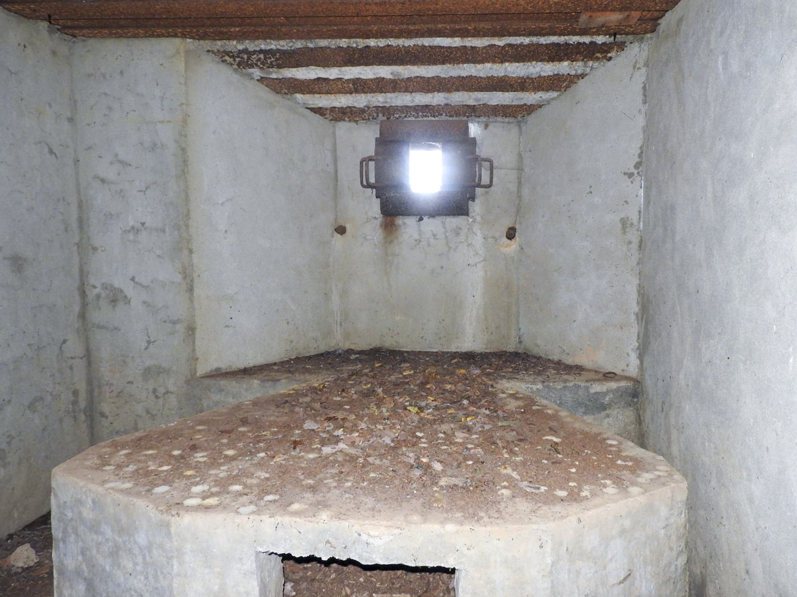 Ligne Maginot - BB35 - (Blockhaus pour arme infanterie) - La chambre de tir.