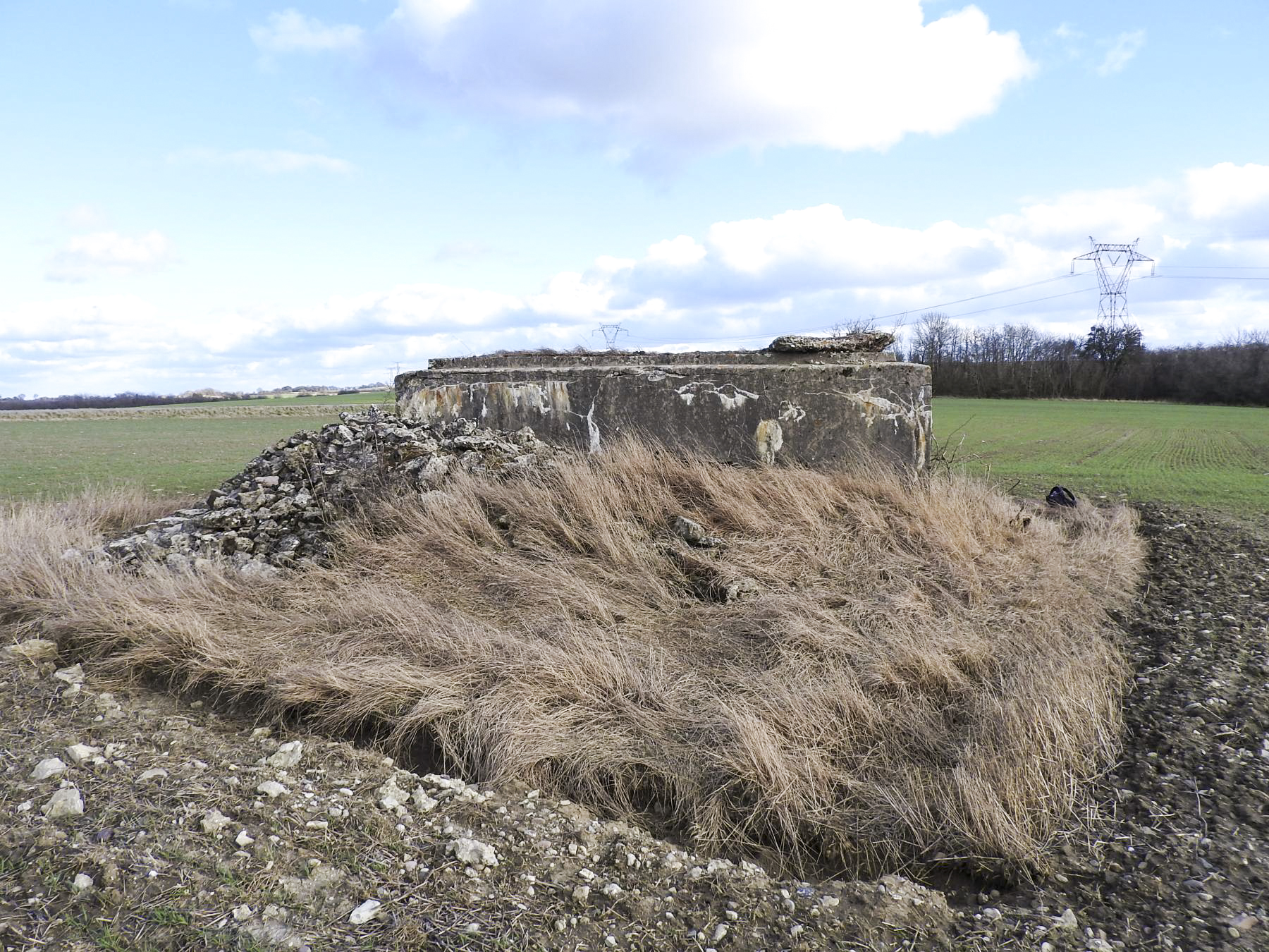 Ligne Maginot - AB17 - SCHOENERHOFF - (Blockhaus pour canon) - La façade ou se trouve l'entrée des hommes.