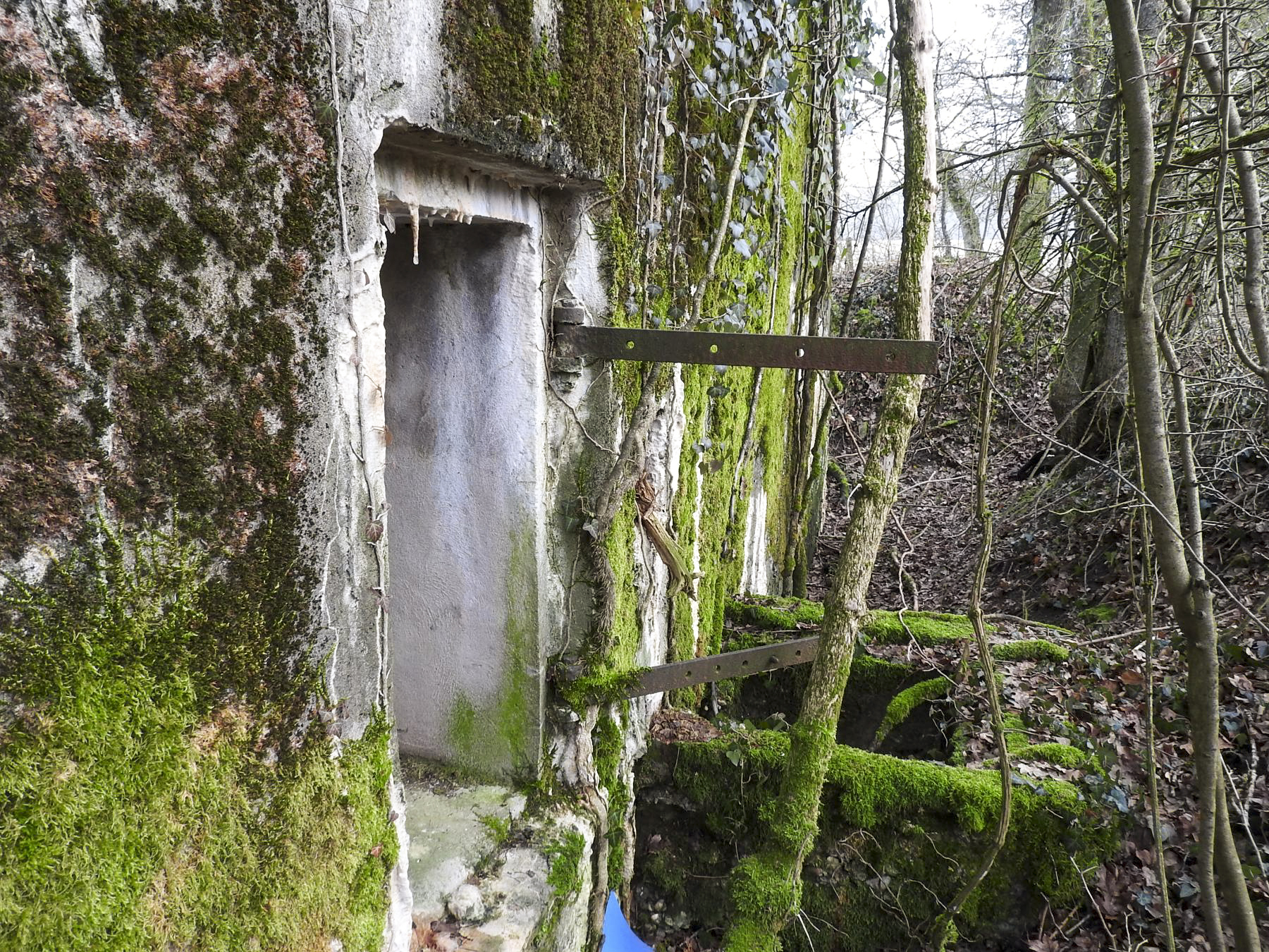 Ligne Maginot - ALTCOUPE NORD - (Blockhaus pour canon) - L'entrée latérale pour les hommes.