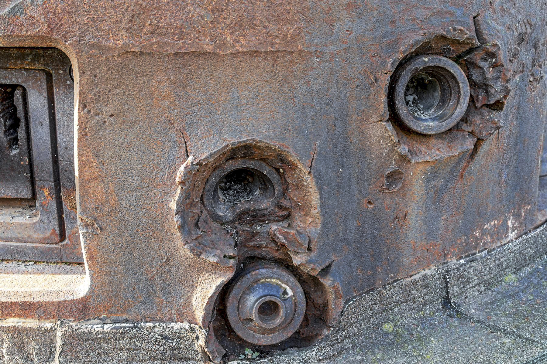 Ligne Maginot - 35/3 - MARCKOLSHEIM SUD - (Casemate d'infanterie - Double) - Cloche GFM, impacts de 88 mm