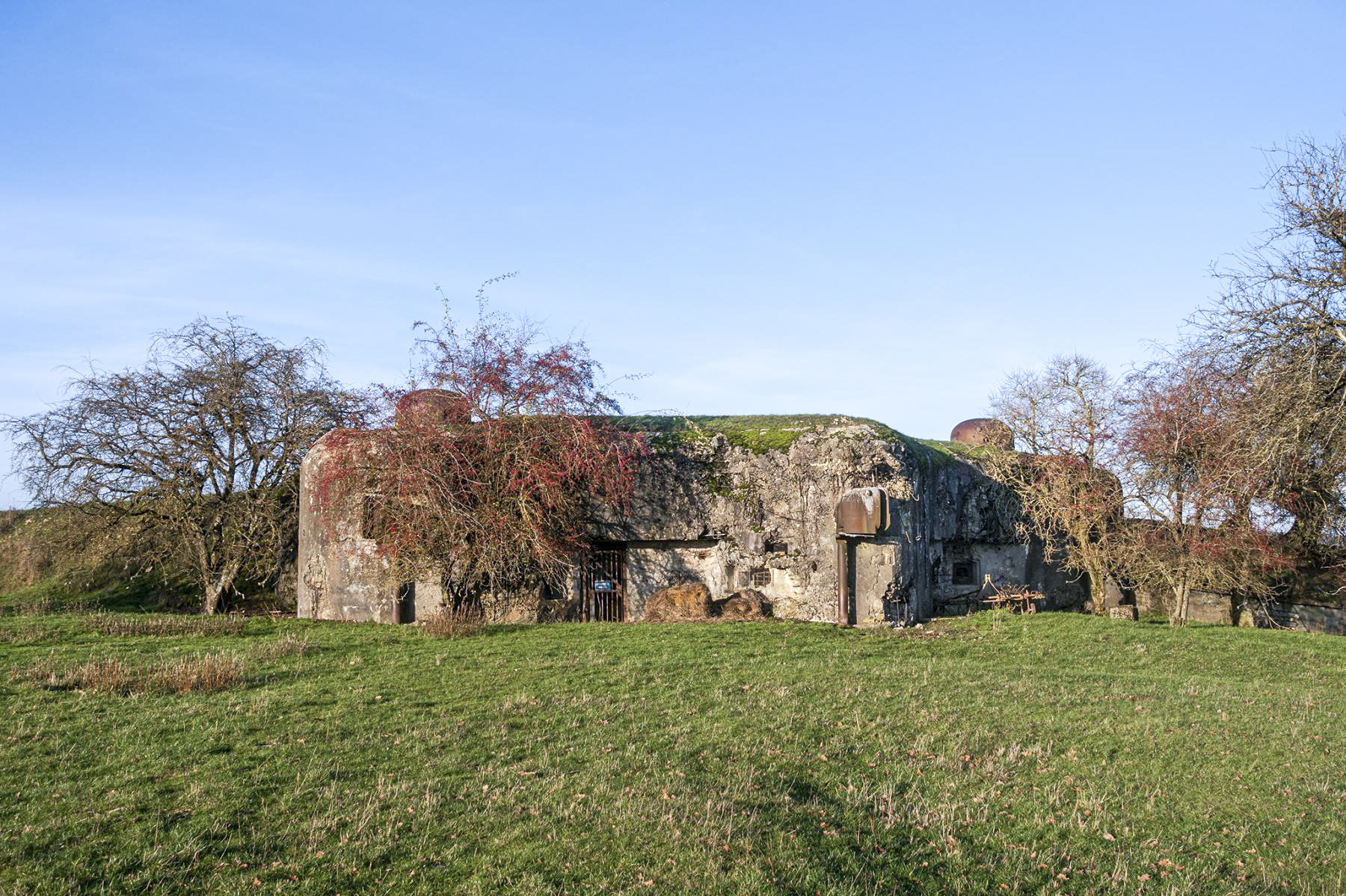 Ligne Maginot - ACHEN Nord Ouest (Casemate d'infanterie - Double) - La façade avant de la casemate