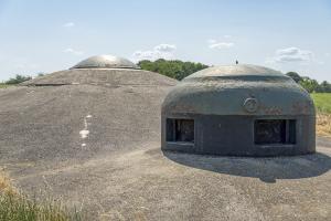 Ligne Maginot - SCHOENENBOURG - (Ouvrage d'artillerie) - Bloc 2
Tourelle de mitrailleuse et cloche GFM