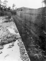 Ligne Maginot - HOCHWALD FOSSE et CASEMATE C6 - Casemate 6 et fossé 2/3
Camouflage en cours