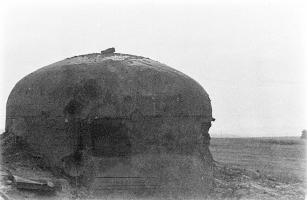 Ligne Maginot - OBERROEDERN NORD - (Casemate d'infanterie - Double) - Photo prise après les combats
La cloche GFM