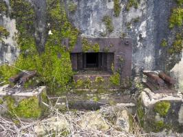 Ligne Maginot - BB318 - SANDBRUCKEN 1 - (Blockhaus pour arme infanterie) - Le créneau pour une mitrailleuse.