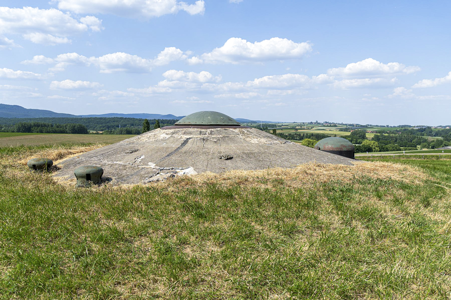 Ligne Maginot - SCHOENENBOURG - (Ouvrage d'artillerie) - Bloc 2
Tourelle de mitrailleuses et cloche GFM