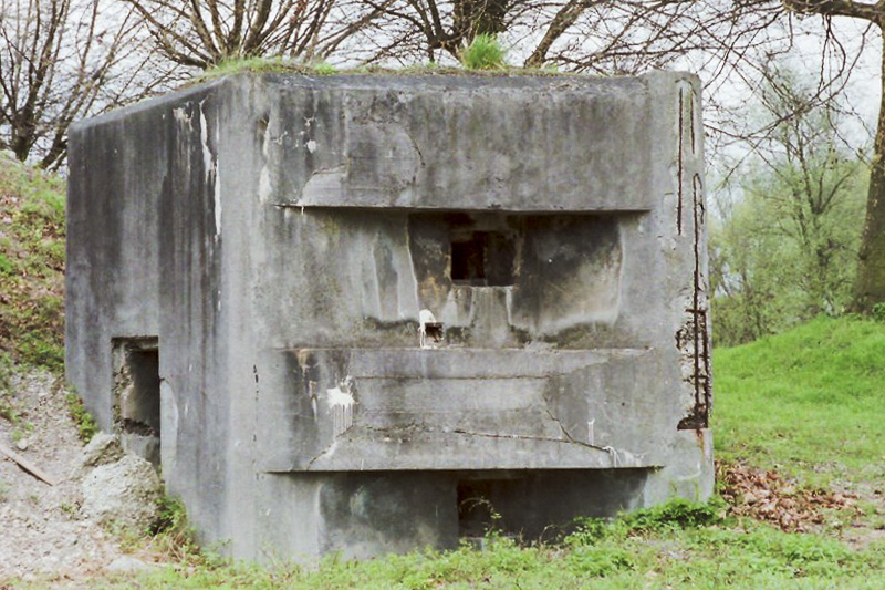 Ligne Maginot - 415D - PORT DU RHIN CENTRE 3 - (Blockhaus pour arme infanterie) - Les créneaux sud-est sur deux étages